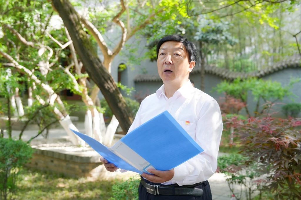 从诗圣精神到青春誓言：西安博雅艺术职业高中师生赴杜甫纪念馆举行入团仪式