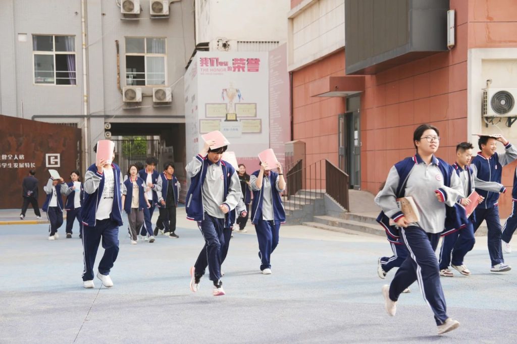 西安博雅艺术职业高中开展防震减灾应急疏散演练