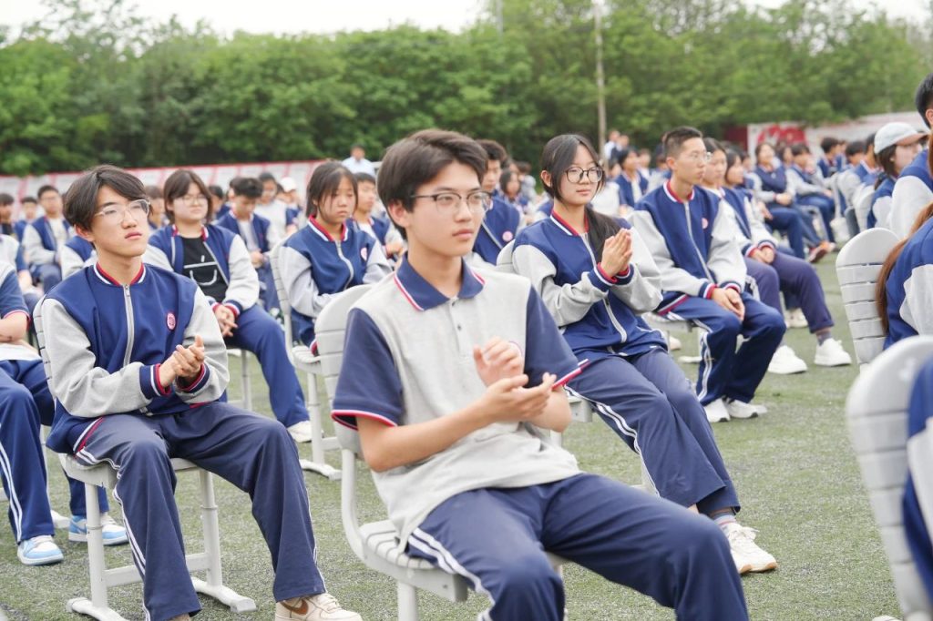 从“纸上法律”到“心中敬畏”：西安博雅艺术职业高中法治教育报告会