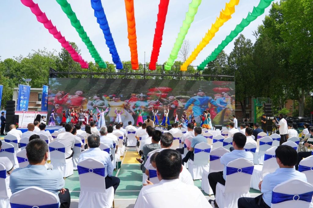 职教周启幕！我校以“非遗+歌舞”立体展演，彰显技能与美育融合新范式