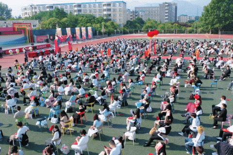 青春不谢幕，梦想再起航 | 西安博雅艺术职业高中2025届毕业典礼暨成人礼