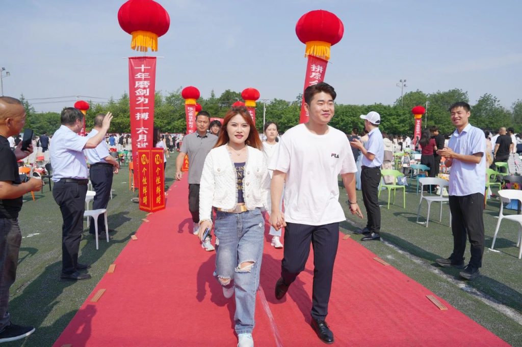青春不谢幕，梦想再起航 | 西安博雅艺术职业高中2025届毕业典礼暨成人礼