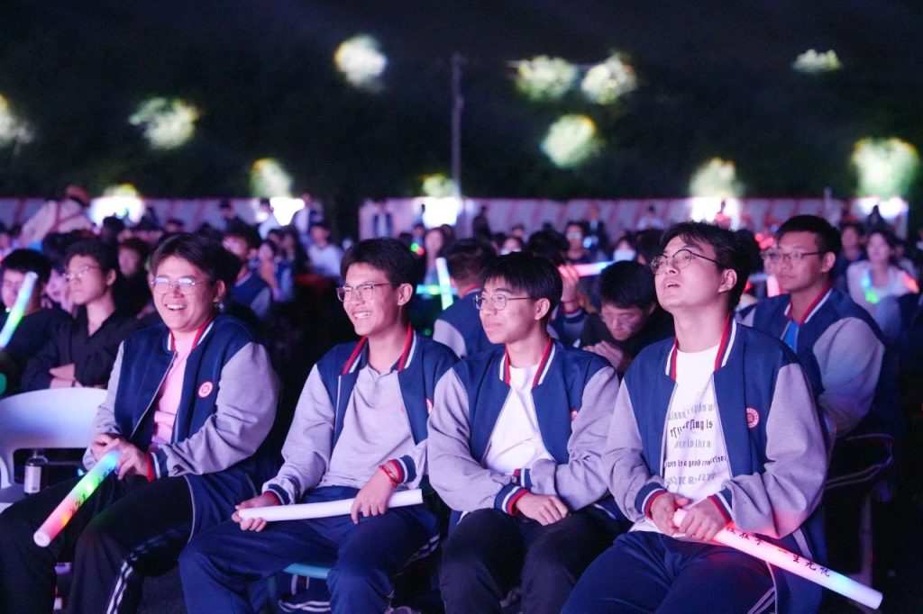 震撼！温暖！感动！青春！职教活动周展演暨2025届毕业晚会