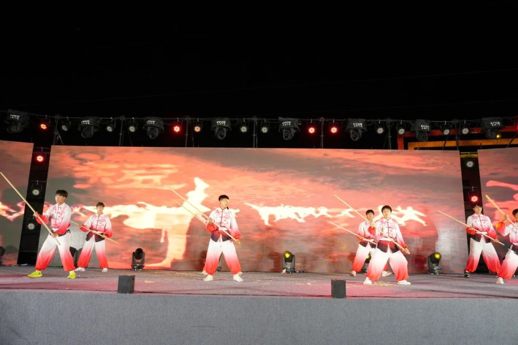 震撼！温暖！感动！青春！职教活动周展演暨2025届毕业晚会