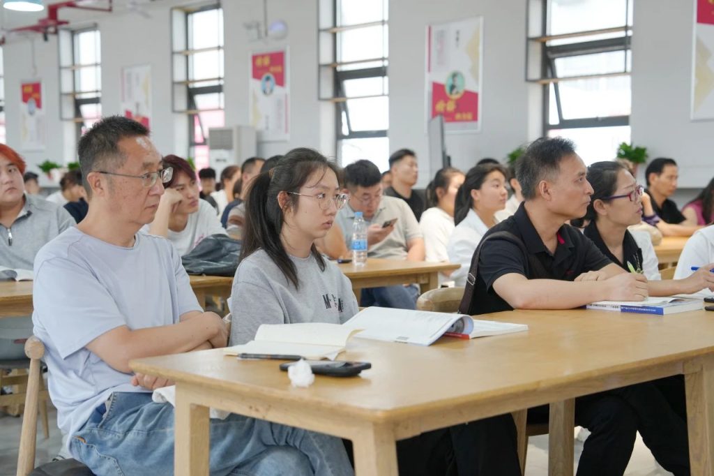 志愿填报太烧脑？这场指导会教你“用好每一分”