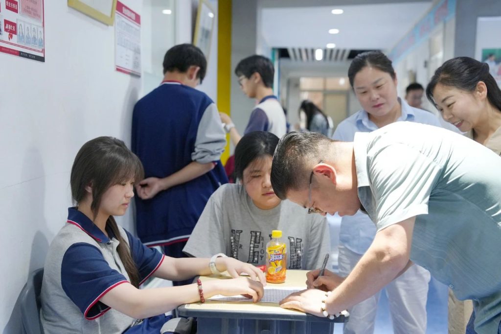 家校共育凝共识 双向奔赴护成长 | 西安博雅艺术职业高中期末家长会圆满结束