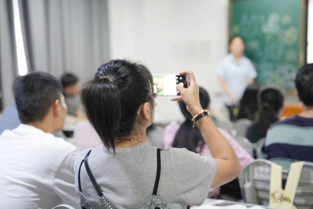 家校共育凝共识 双向奔赴护成长 | 西安博雅艺术职业高中期末家长会圆满结束