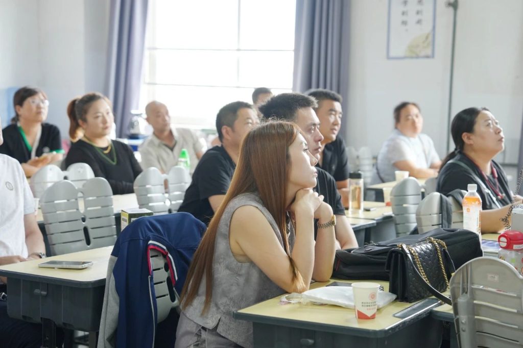 家校共育凝共识 双向奔赴护成长 | 西安博雅艺术职业高中期末家长会圆满结束