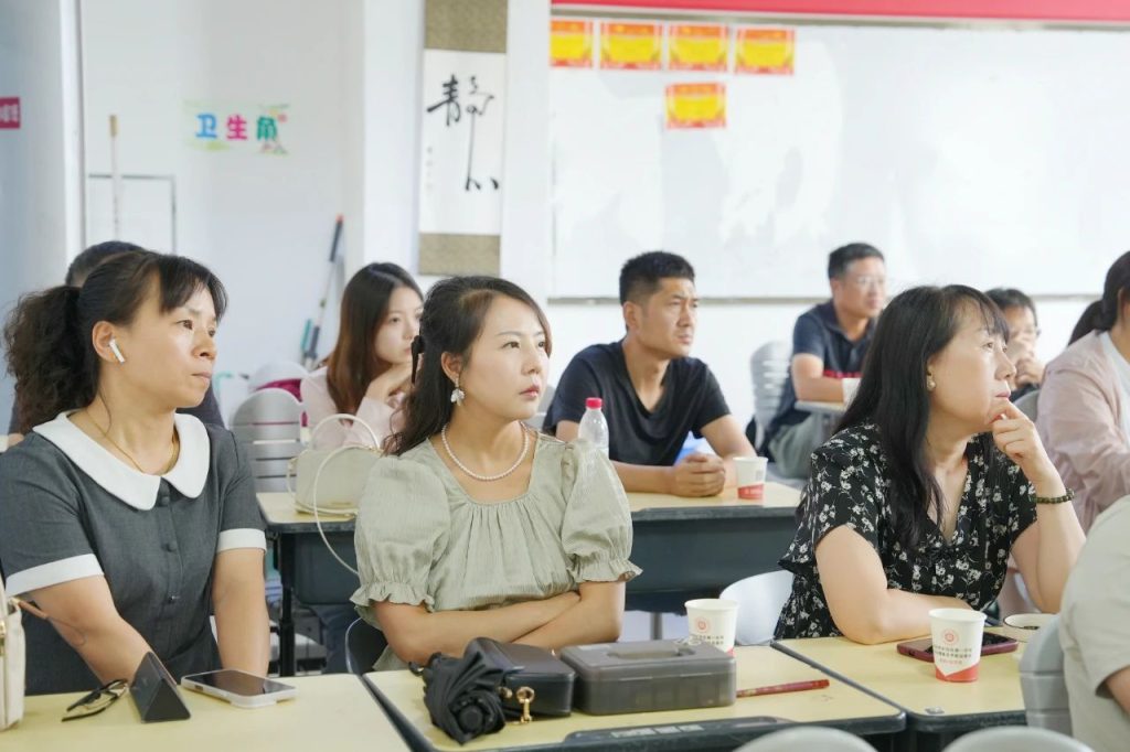 家校共育凝共识 双向奔赴护成长 | 西安博雅艺术职业高中期末家长会圆满结束