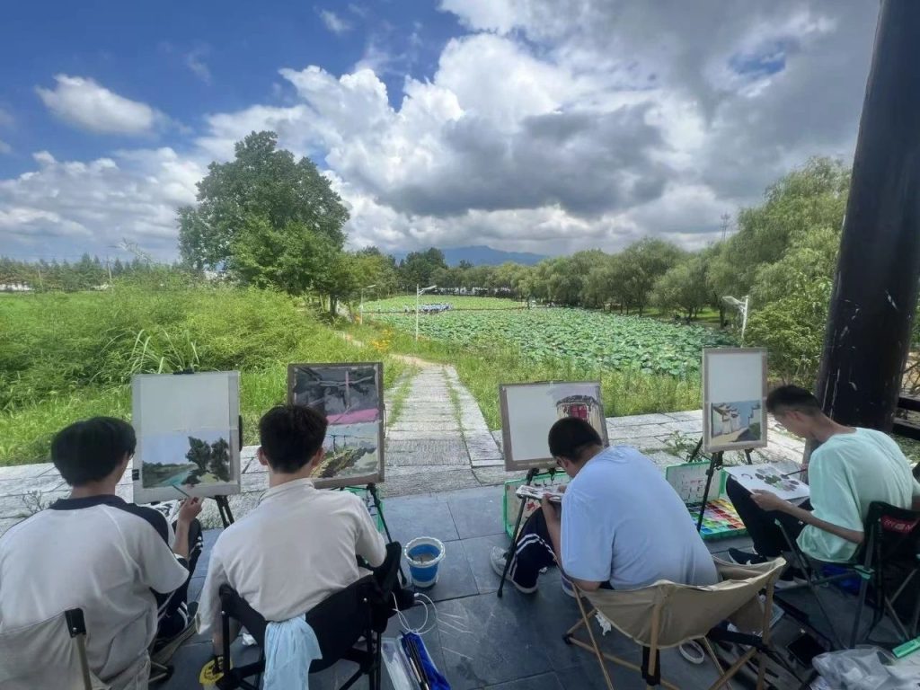 笔底烟霞渐次开 古村写生见真章 | 西安博雅艺术职业高中赴皖南“研学写生”之旅（二）
