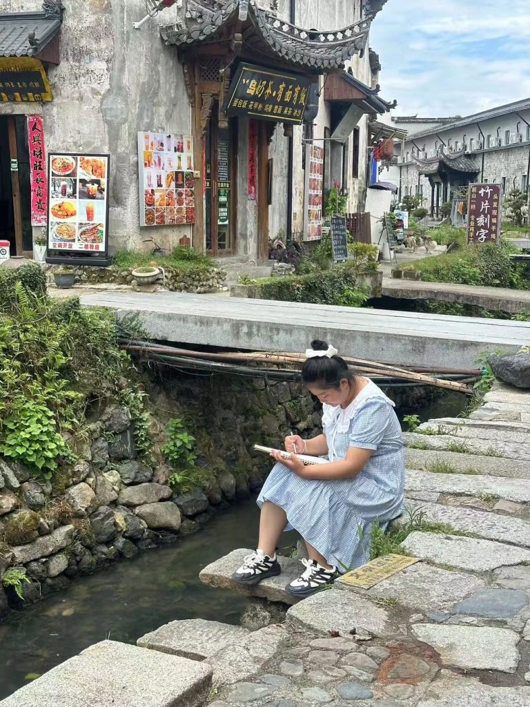 笔底烟霞渐次开 古村写生见真章 | 西安博雅艺术职业高中赴皖南“研学写生”之旅（二）