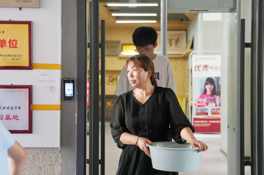 西安博雅艺术职业高中的开学叙事诗：老生笔记上的续写，新生书包里的期待