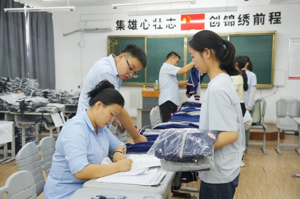 西安博雅艺术职业高中的开学叙事诗：老生笔记上的续写，新生书包里的期待