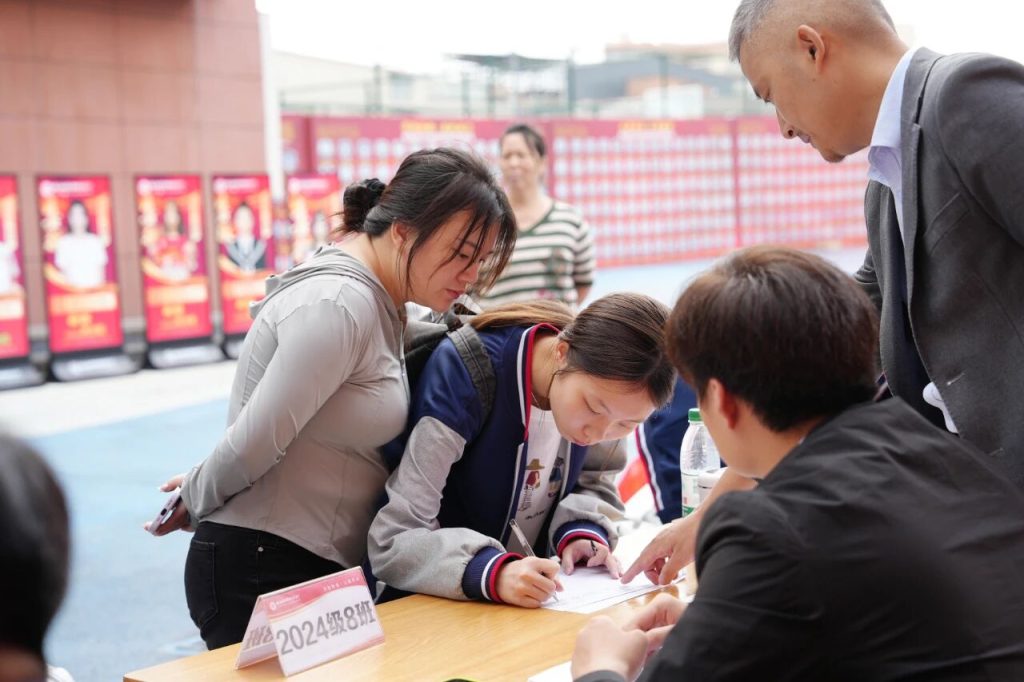 西安博雅艺术职业高中的开学叙事诗：老生笔记上的续写，新生书包里的期待