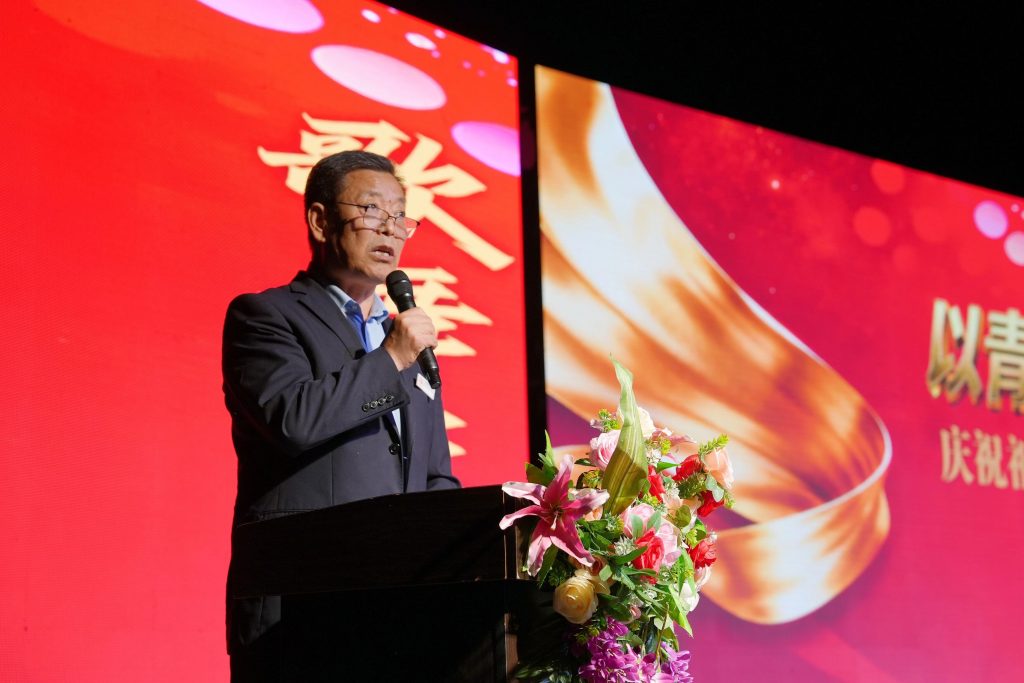 当国庆遇上迎新，晚会“最燃瞬间”回放，为你最喜欢的节目点赞！