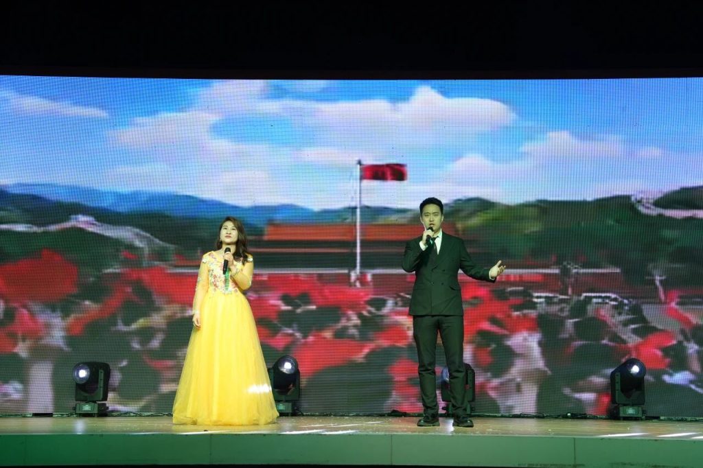 当国庆遇上迎新，晚会“最燃瞬间”回放，为你最喜欢的节目点赞！