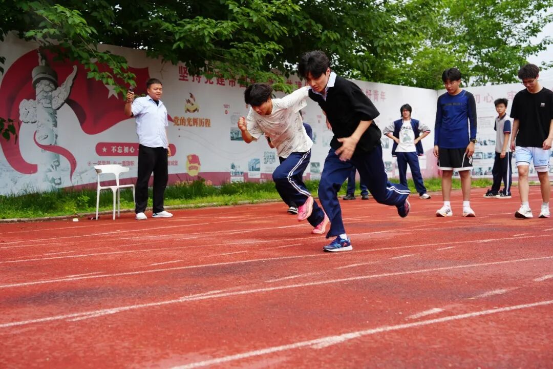 这两天,赛场沸腾:我们用拼搏定义青春