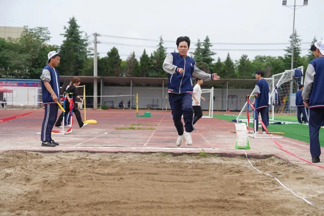 这两天,赛场沸腾:我们用拼搏定义青春