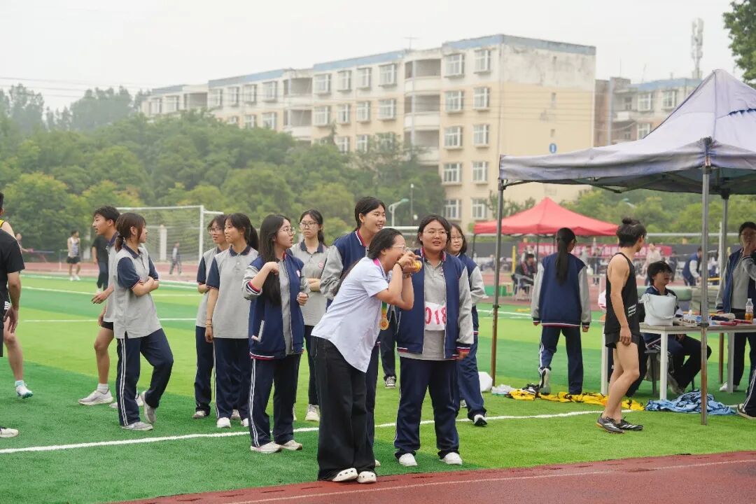 这两天,赛场沸腾:我们用拼搏定义青春