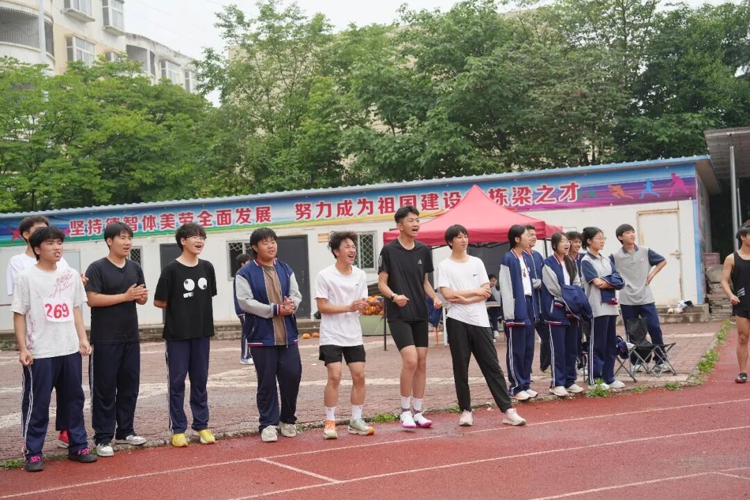 这两天,赛场沸腾:我们用拼搏定义青春