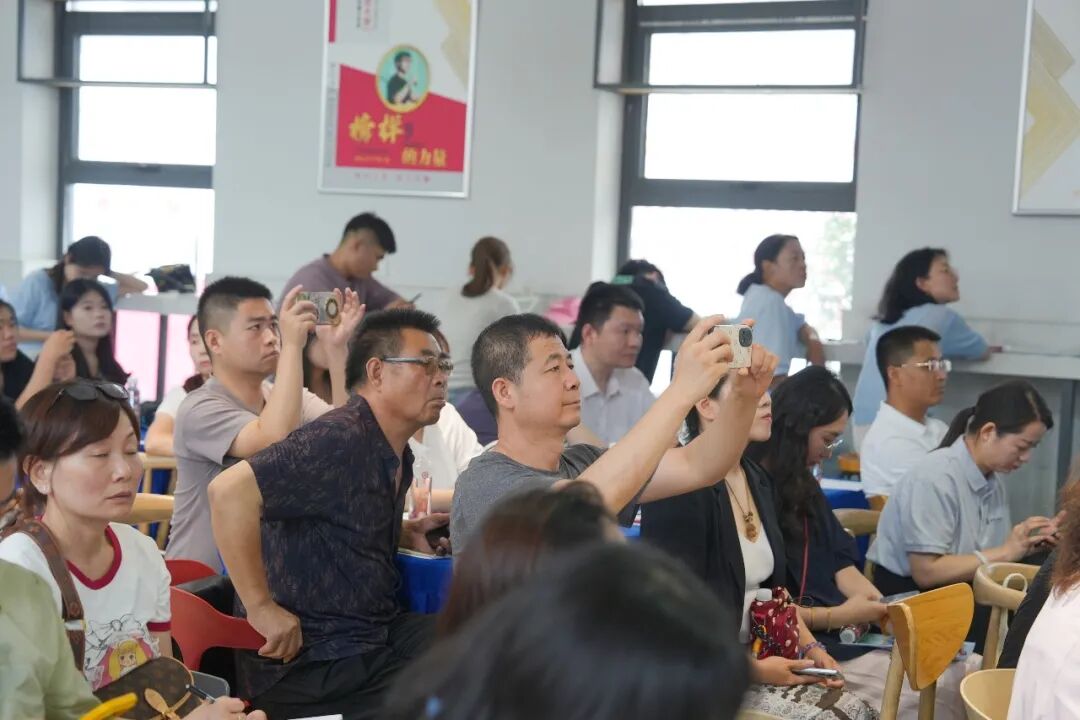 精准指导全覆盖，科学报考助腾飞｜我校2026年高考志愿填报咨询会圆满举行